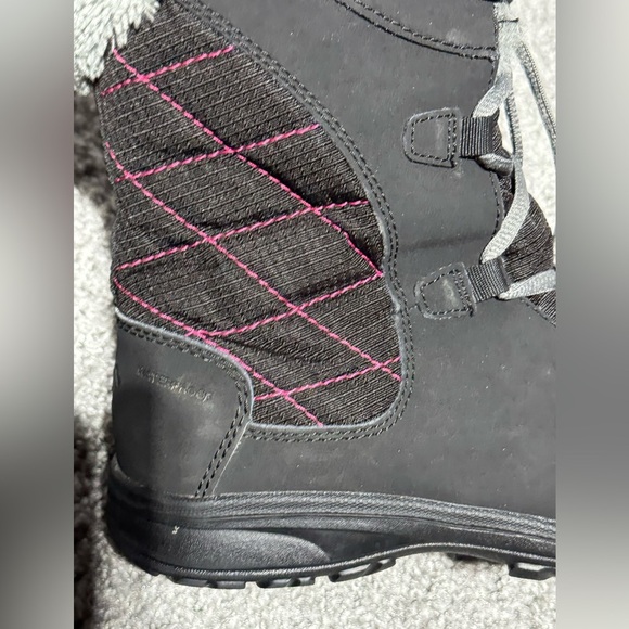 Columbia Girls Size 2 Winter Boots with Faux Fur - Picture 5 of 9